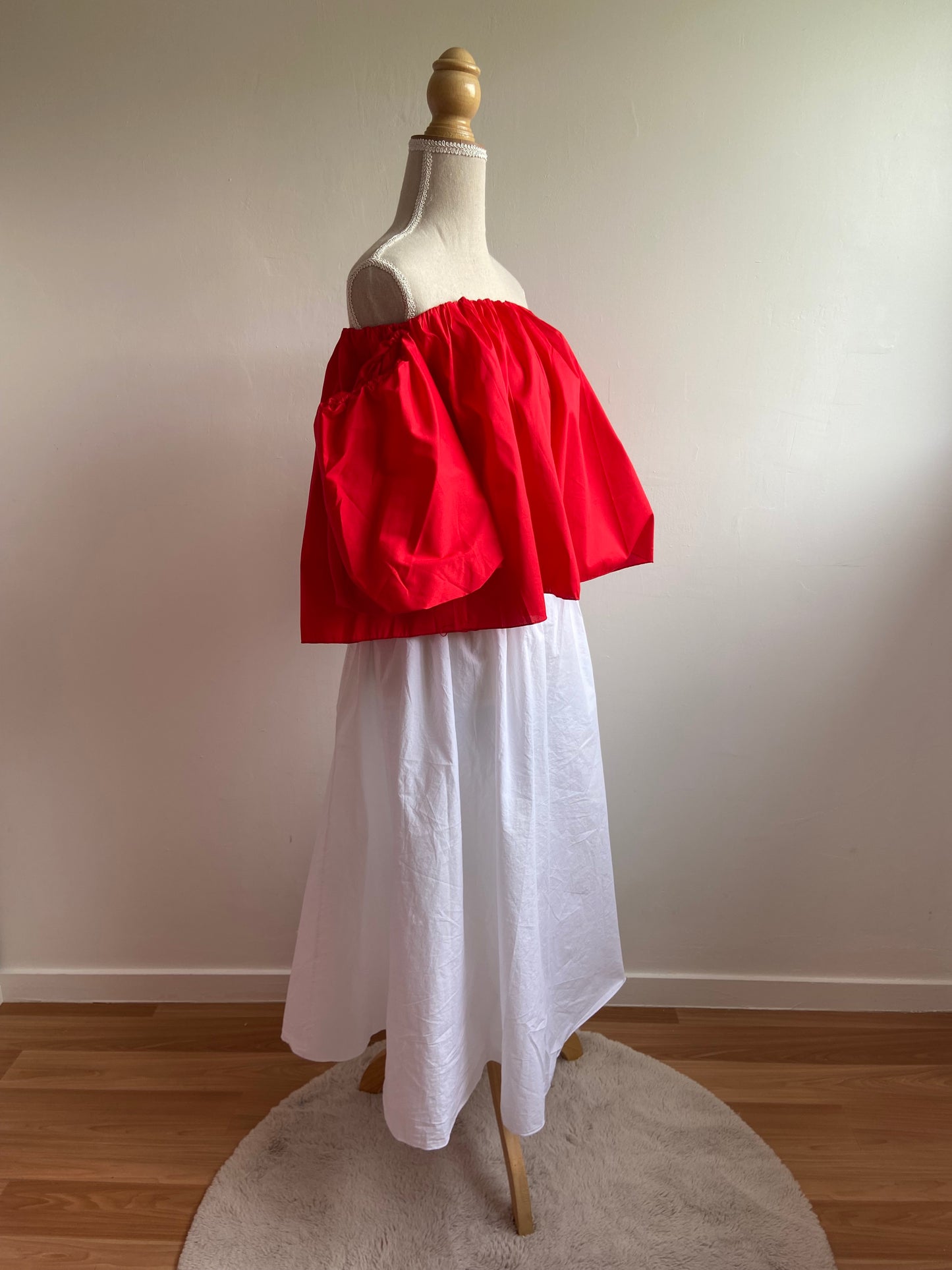 ROUGE - BLOUSE ÉPAULE DÉNUDÉ