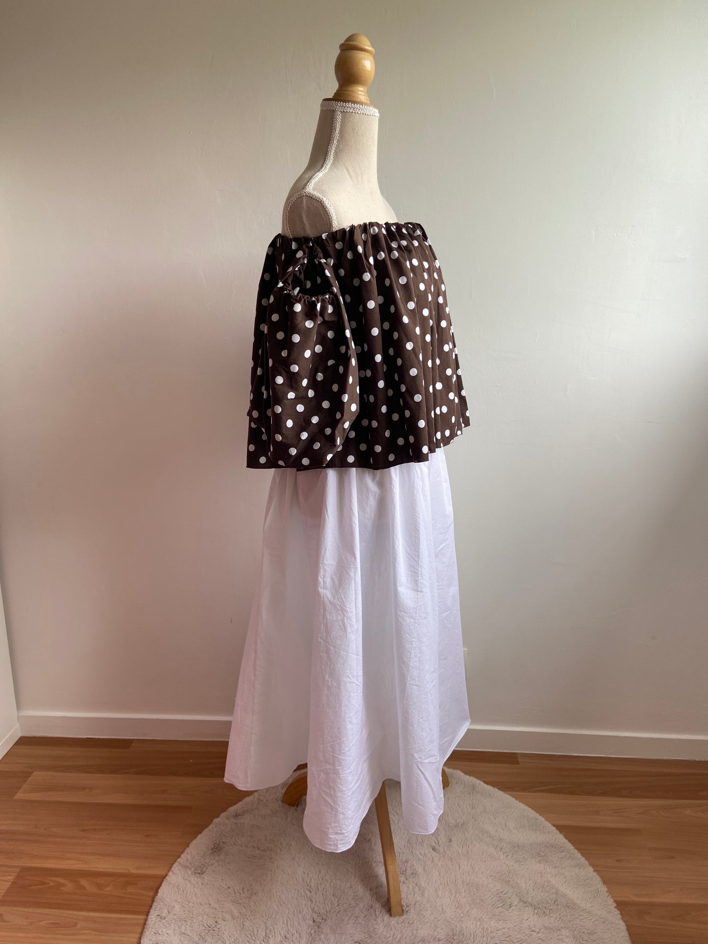 MARRON - BLOUSE ÉPAULE DÉNUDÉ A POIS