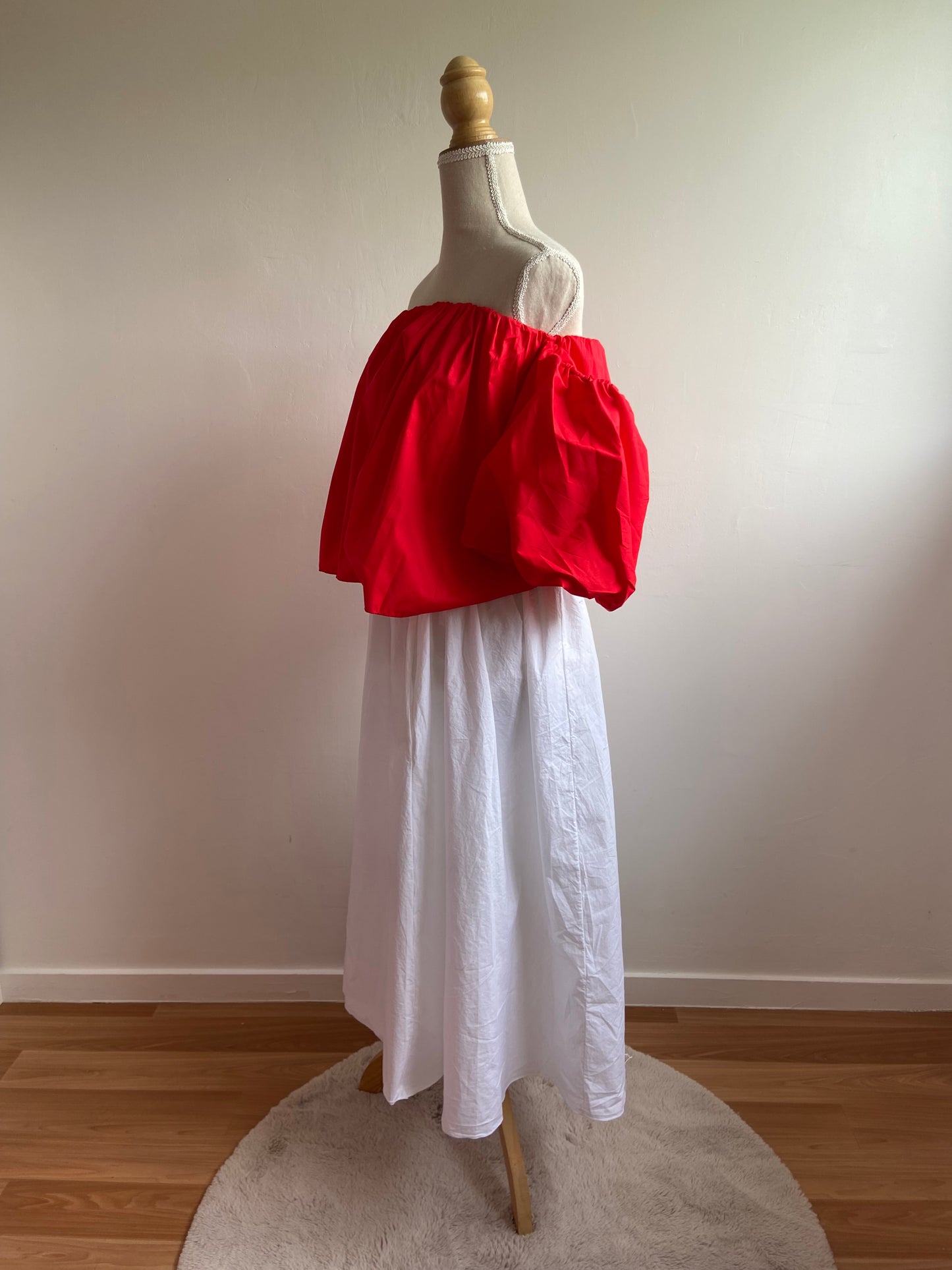 ROUGE - BLOUSE ÉPAULE DÉNUDÉ